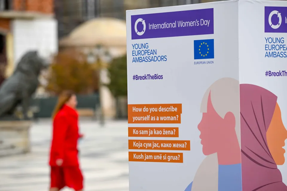 An International Women's Day marker in Skopje, North Macedonia, on 8 March 2022. (<a href=https://www.idea.int/es/theme/